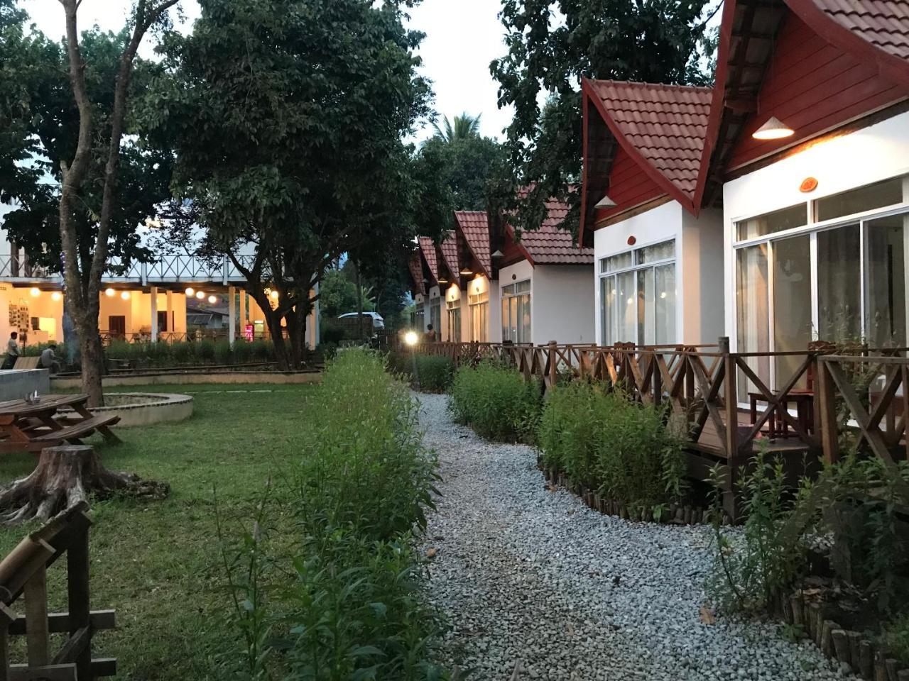 Jungle Paradise Vangvieng - Bungalows Vang Vieng Exteriér fotografie
